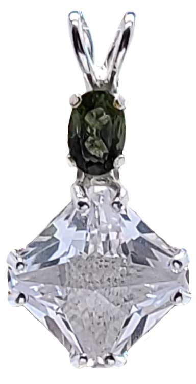 CLEAR QUARTZ MINI MAGICIAN STONE™ WITH OVAL CUT MOLDAVITE